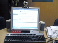 Pantalla de ordenador encendido.